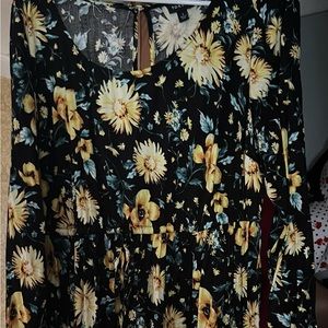 Sunflower long sleeve size 1 torrid